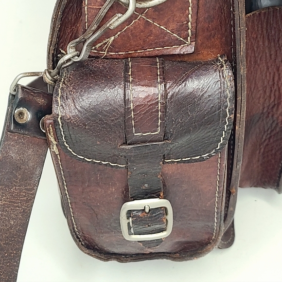 1960s True Vintage Unisex Large Leather Messenger/Book Bag 15x12x5in. - Picture 4 of 11